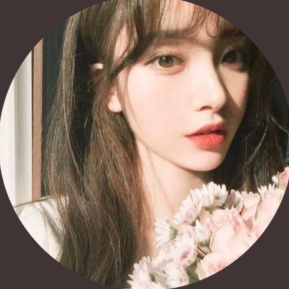 Meet your Posher, Krittiya - Picture 1 of 2